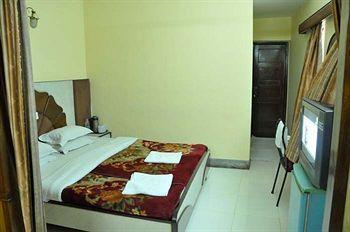 Hotel Heera International Kolkata Bagian luar foto