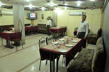 Hotel Heera International Kolkata Bagian luar foto