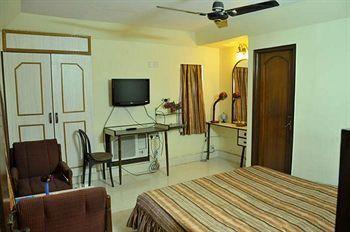 Hotel Heera International Kolkata Bagian luar foto
